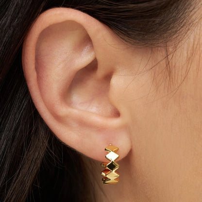 LULU -  Oorbellen Confetti hoops | Goud