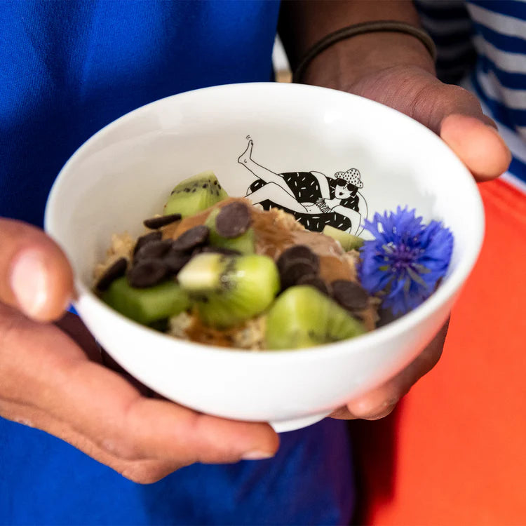 Kom | Donut floating girl